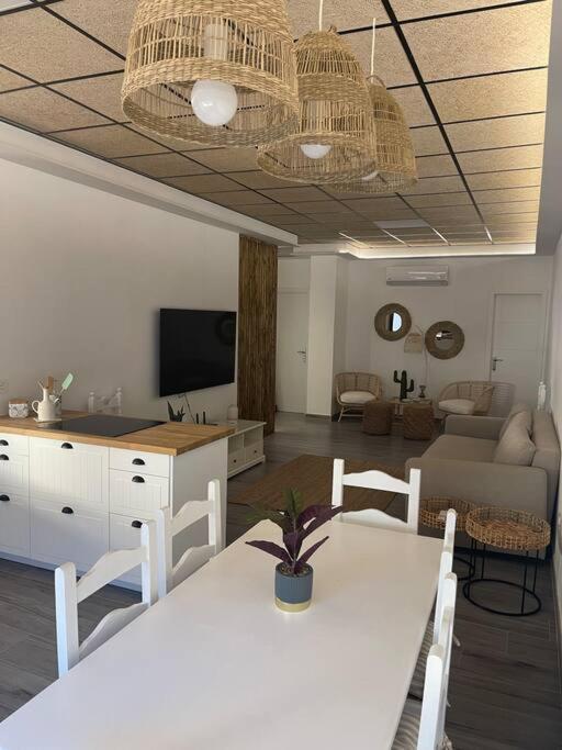 Casita Coqueta En Agua Amarga Apartment Agua Amarga  Ngoại thất bức ảnh